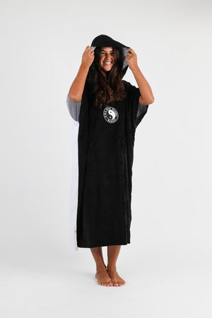 T&C OG CF Hooded Towel Black