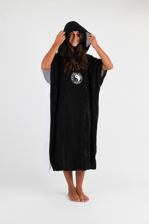 T&C OG CF Hooded Towel Black